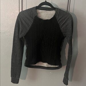 💁‍♀️WOMENS Lululemon Gray Knit Sweater front